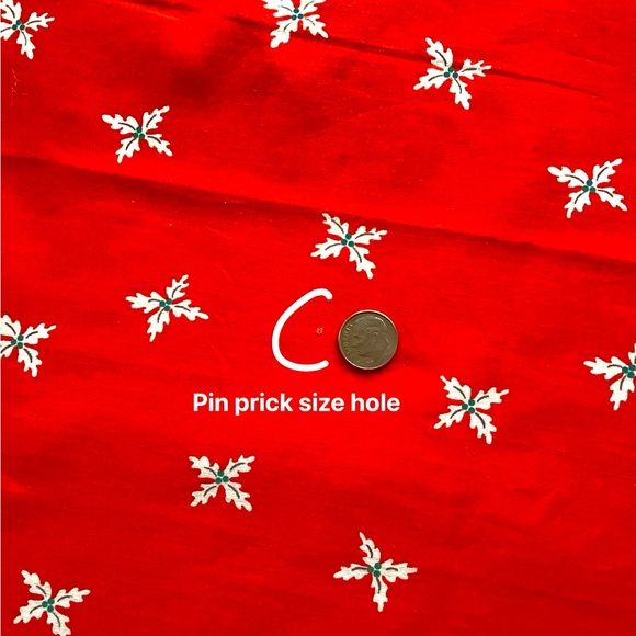 ⛄️ Cute red vintage snowmen table cloth 34 x 34”. - Picture 5 of 5